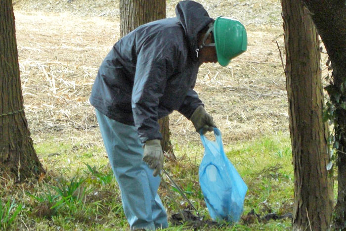 地域の清掃活動に参加